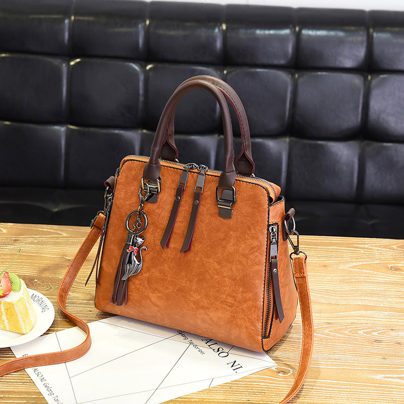 Chic Vintage Leather Handbag - Timeless Elegance for Every Occasion